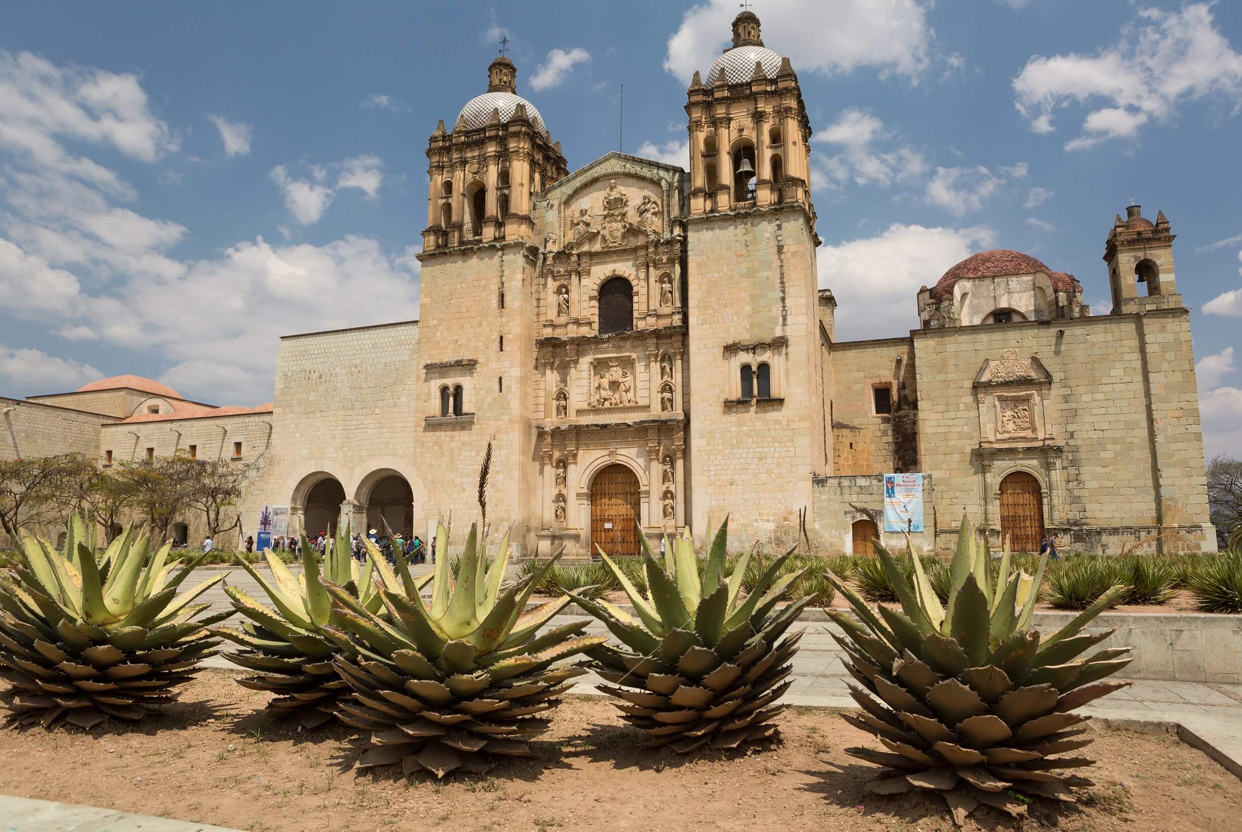 Mexiko_The Santo Domingo church in Oaxaca@Quasarphoto_deposit_4900 x 3283_klein